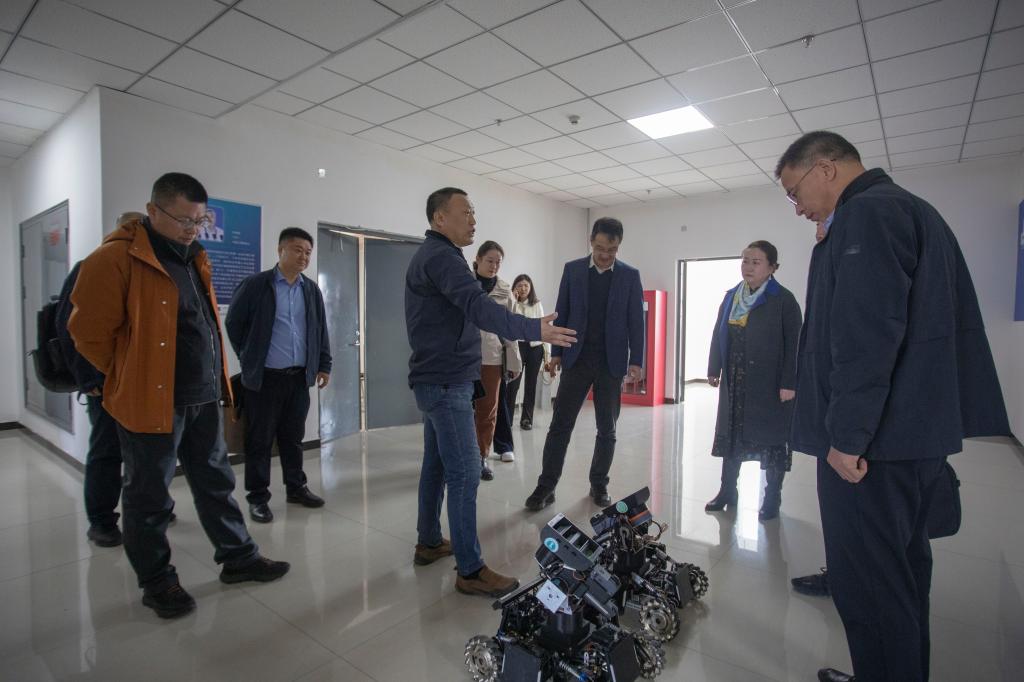内蒙古工业大学信息工程学院到我院调研交流